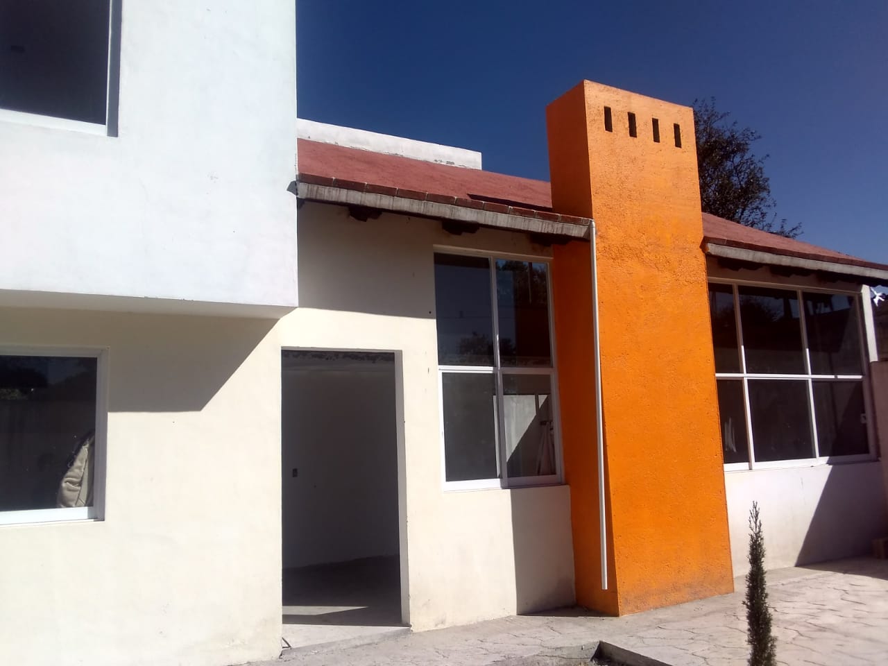 Casa Amarilla